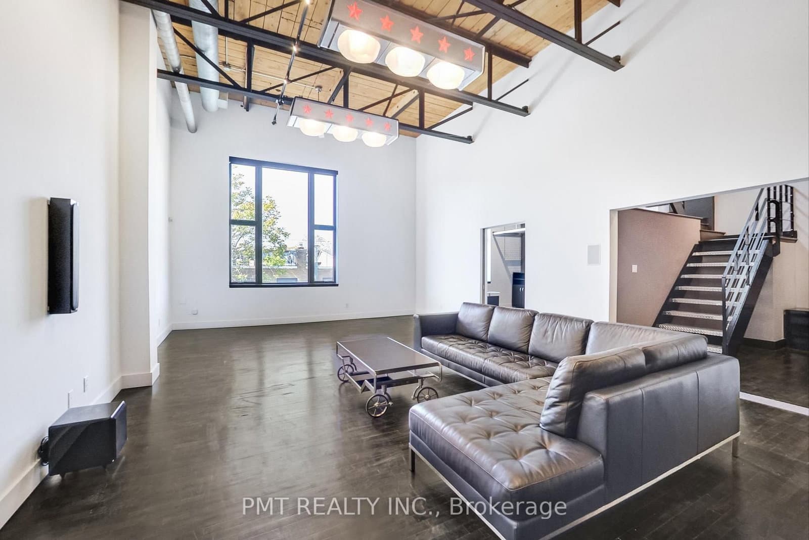 #210 - 676 Richmond Street W
