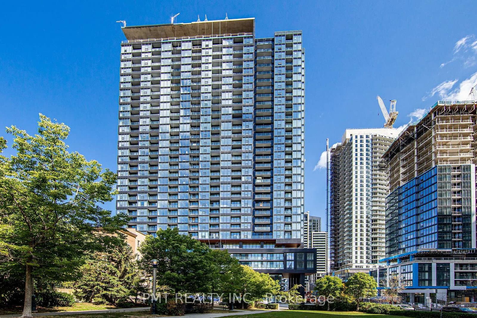 #710 - 19 Western Battery Road