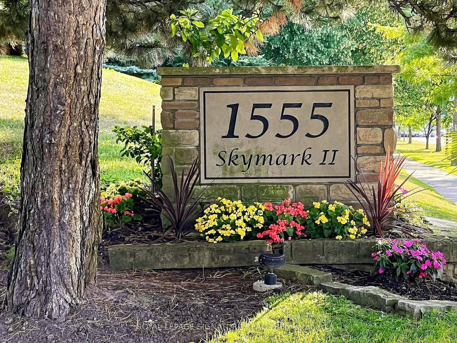 #1901 - 1555 Finch Avenue E