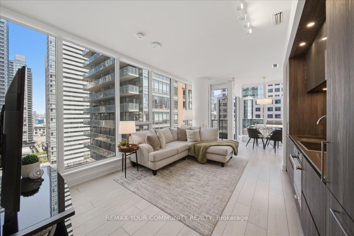 #1806 - 15 Mercer Street