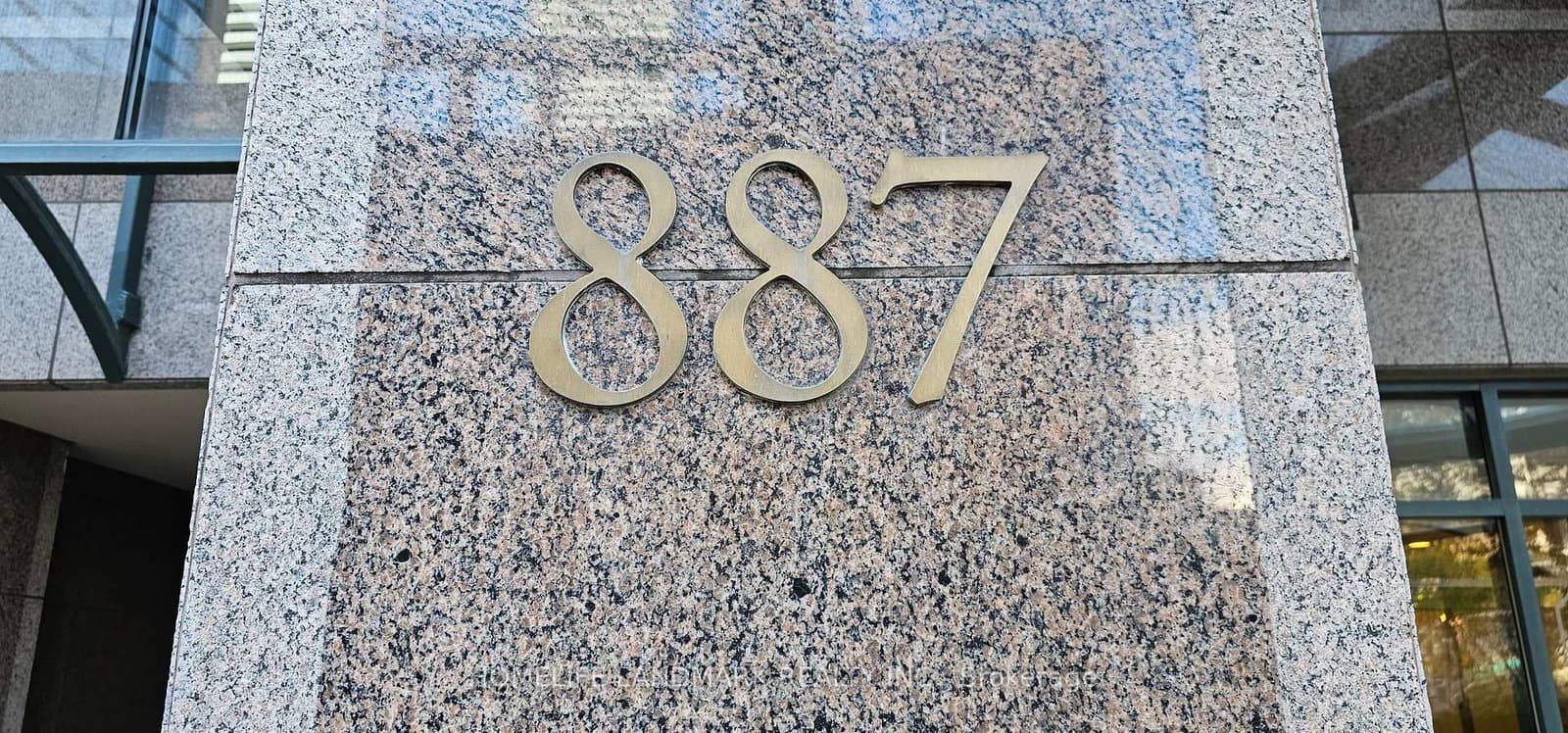 #1402 - 887 Bay Street