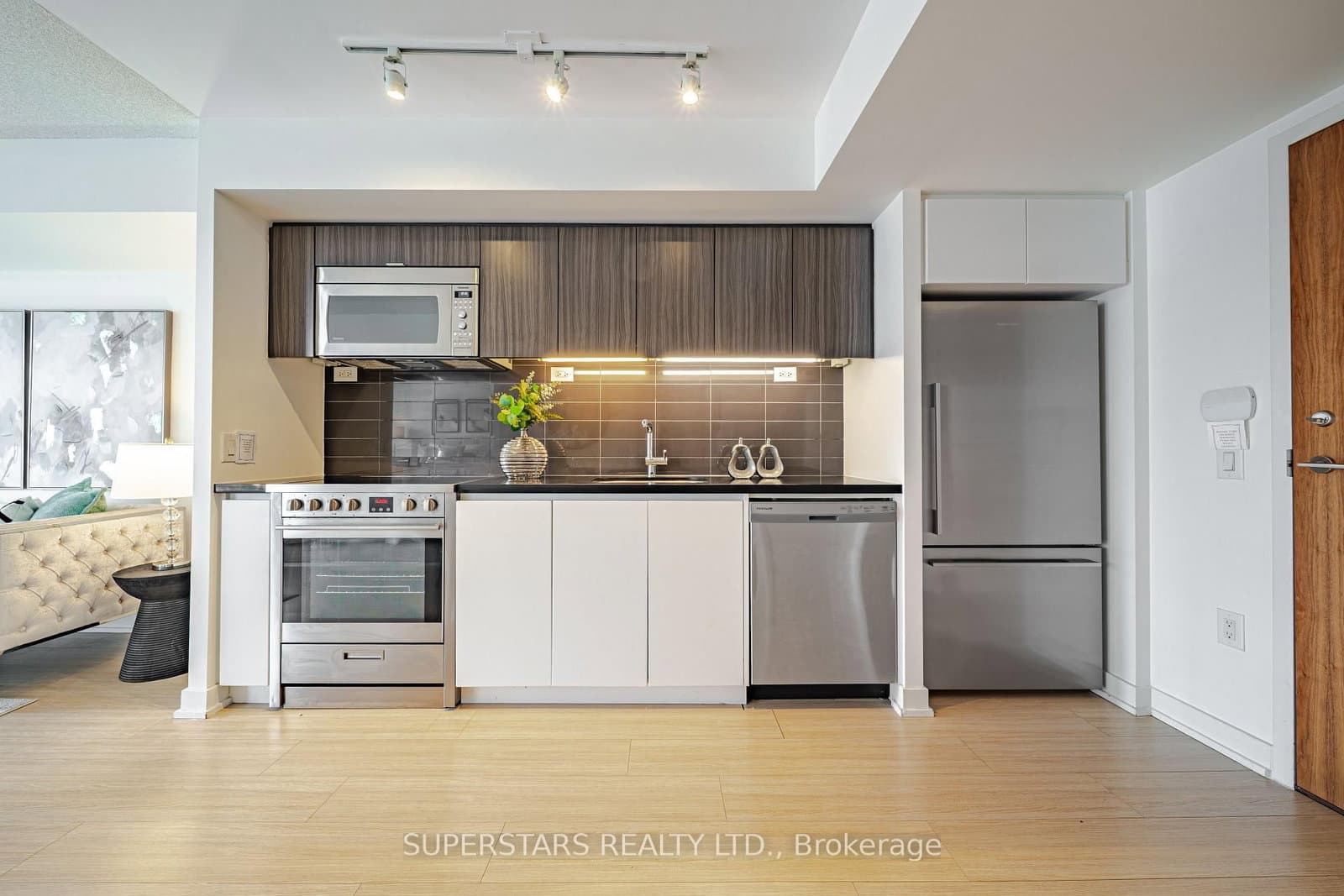 #1211 - 75 Queens Wharf Road