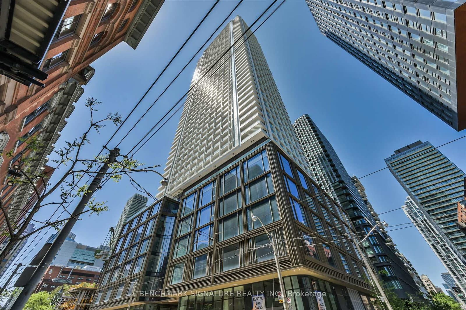 #1212 - 88 Queen Street E