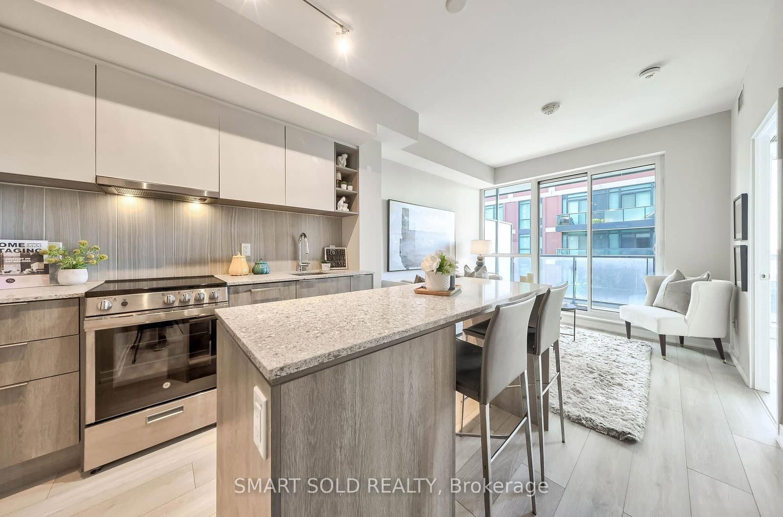 #833 - 31 Tippett Road
