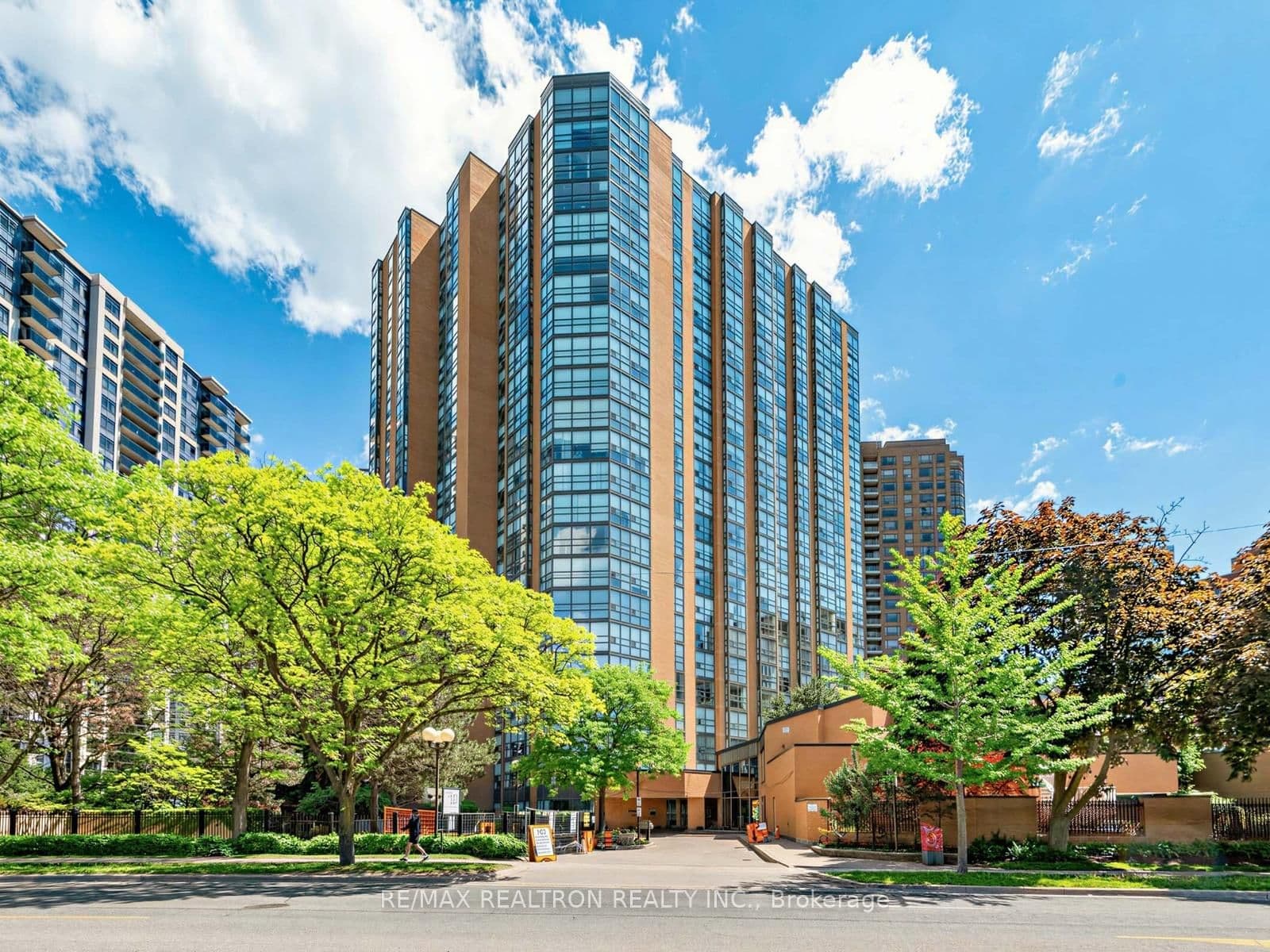 #203 - 131 Beecroft Road
