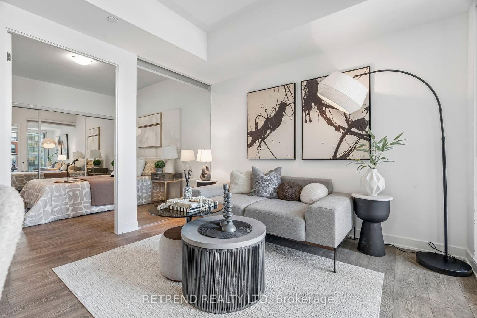 #1021 - 543 Richmond Street W