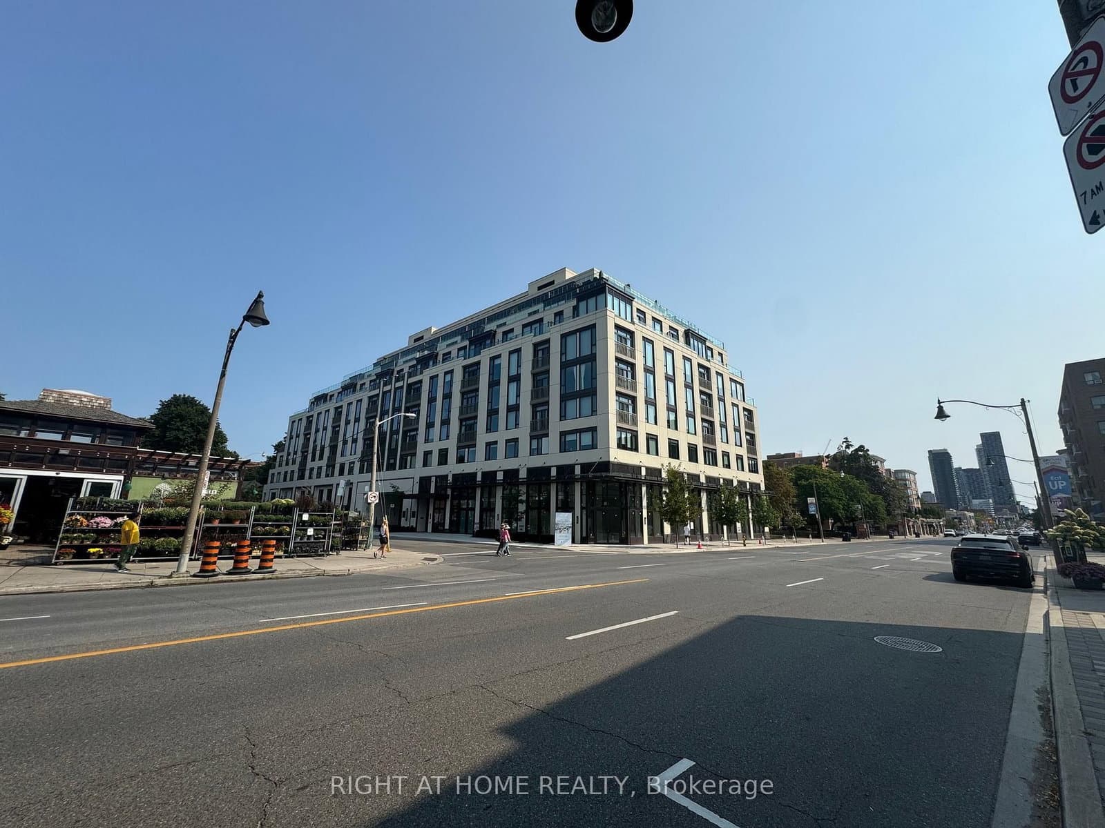 #307 - 3 Strathgowan Avenue
