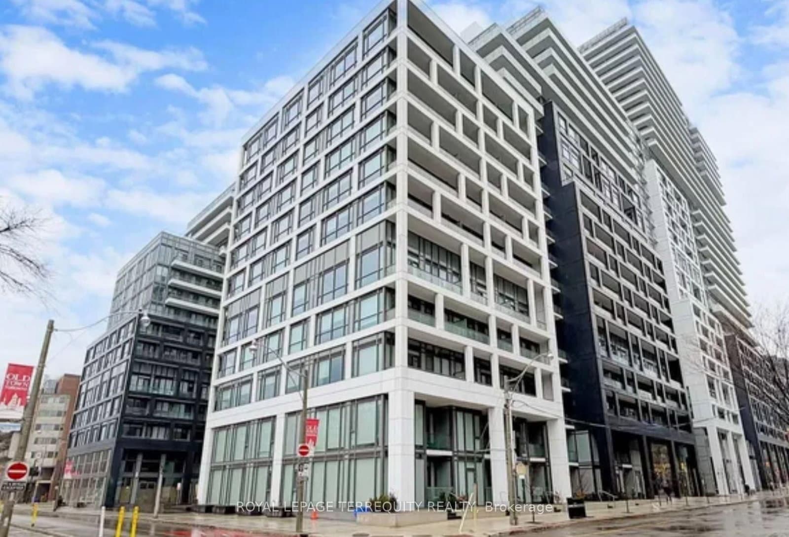 #936 - 135 Lower Sherbourne Street