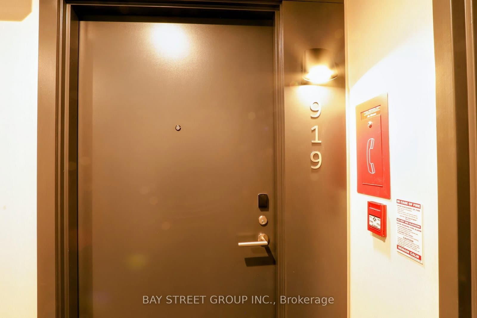 #919 - 180 Front Street E