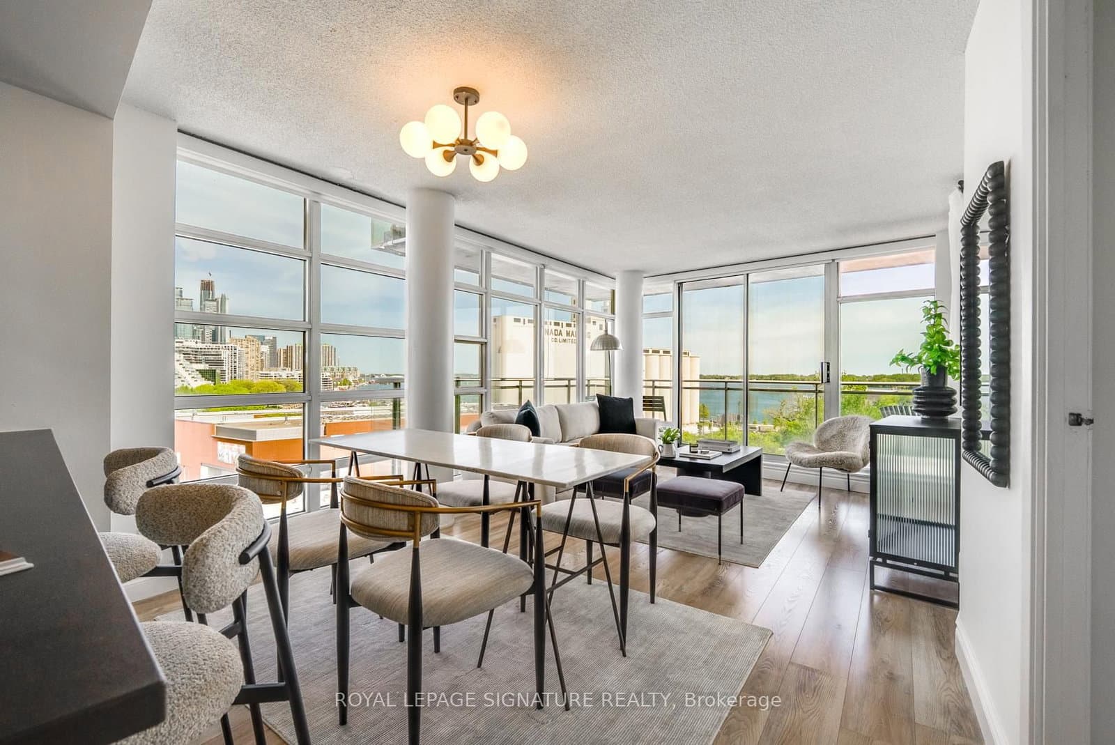 #1007 - 650 Queens Quay W