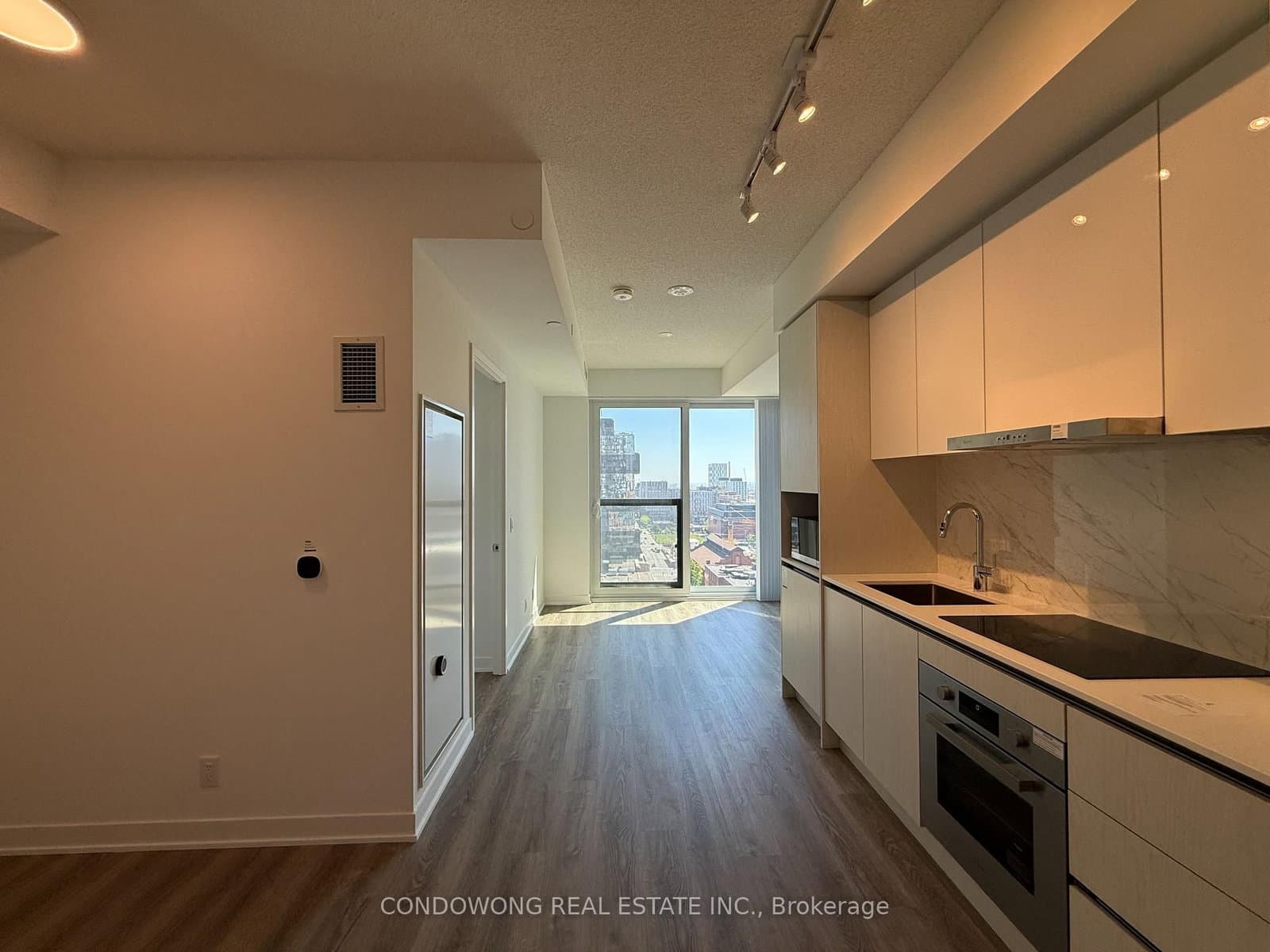 #1905 - 180 Front Street E