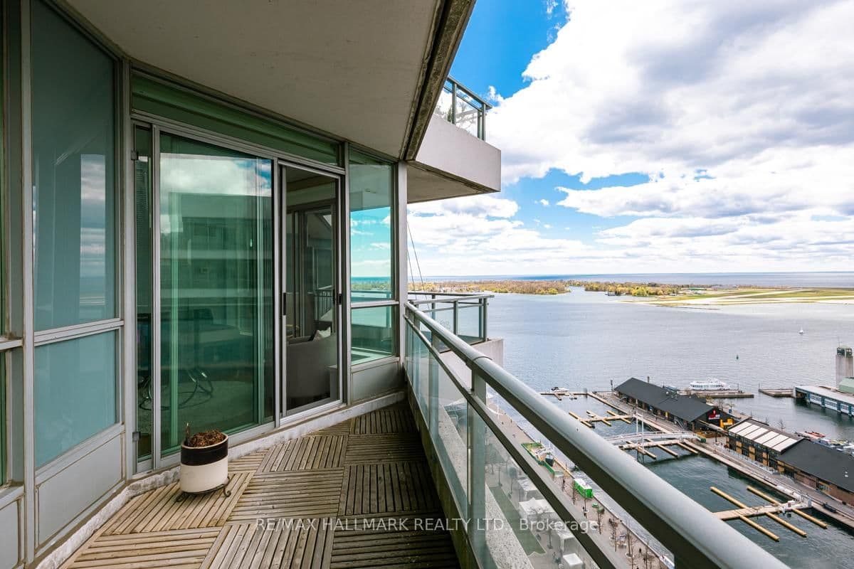 #2707 - 228 Queens Quay W