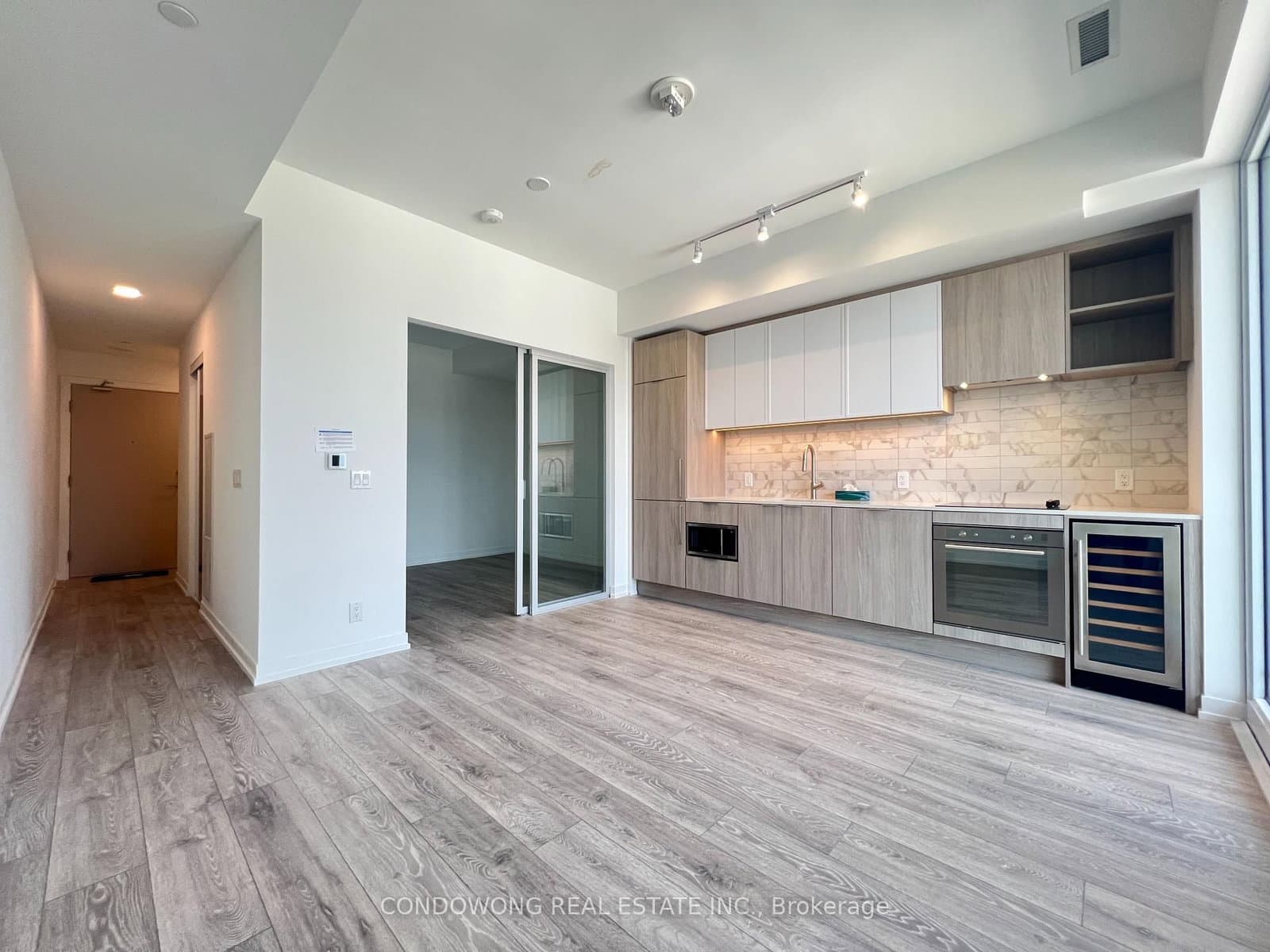 2020 Bathurst Street, Unit 916