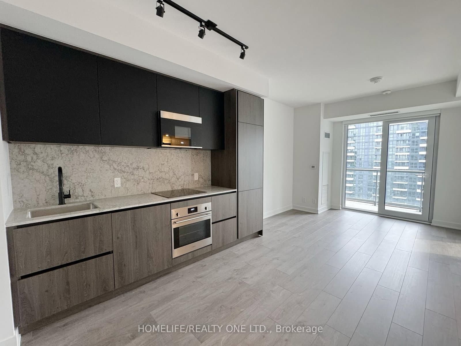 108 Peter Street, Unit 4205