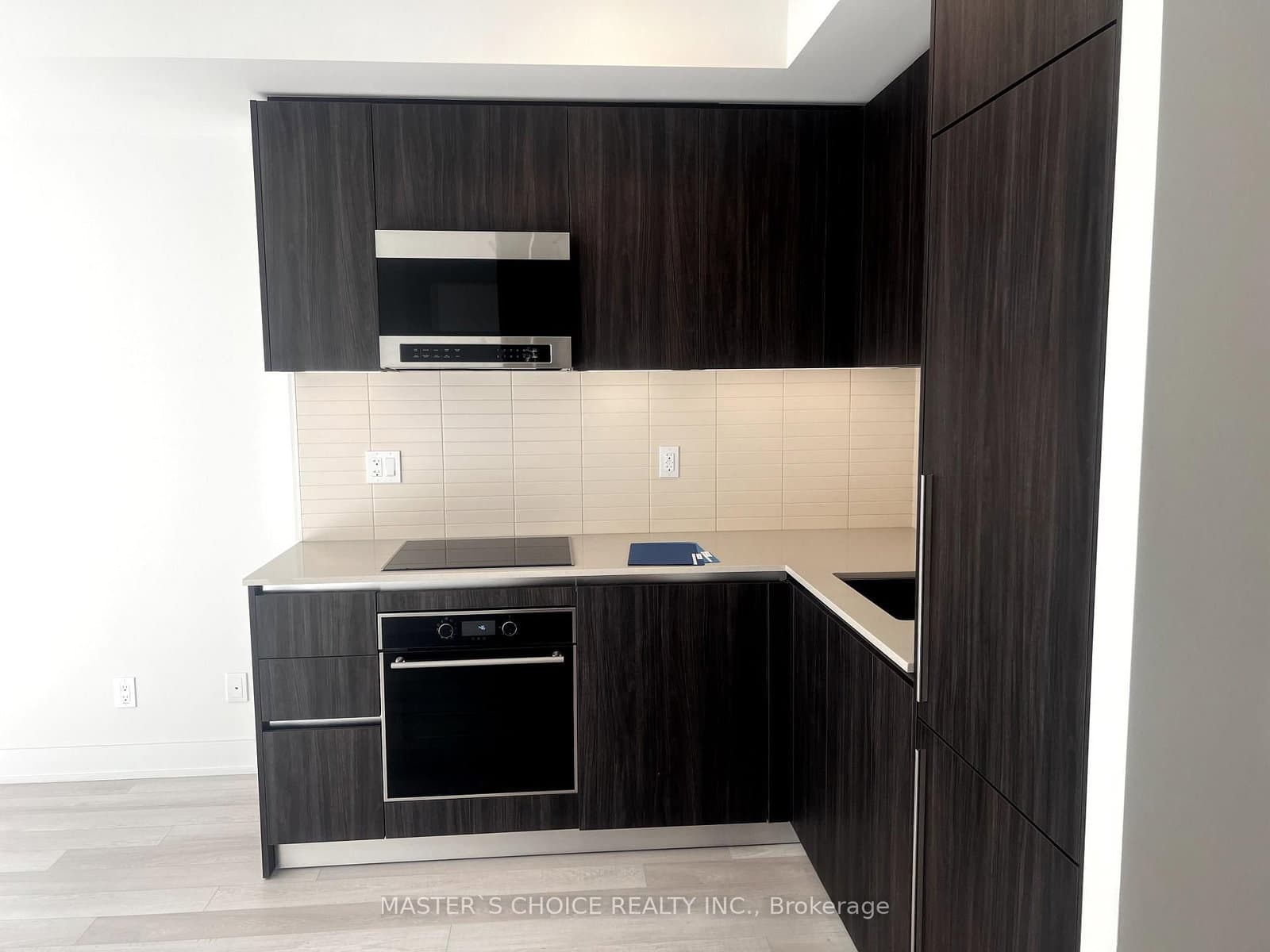 8 Cumberland Street, Unit 1105