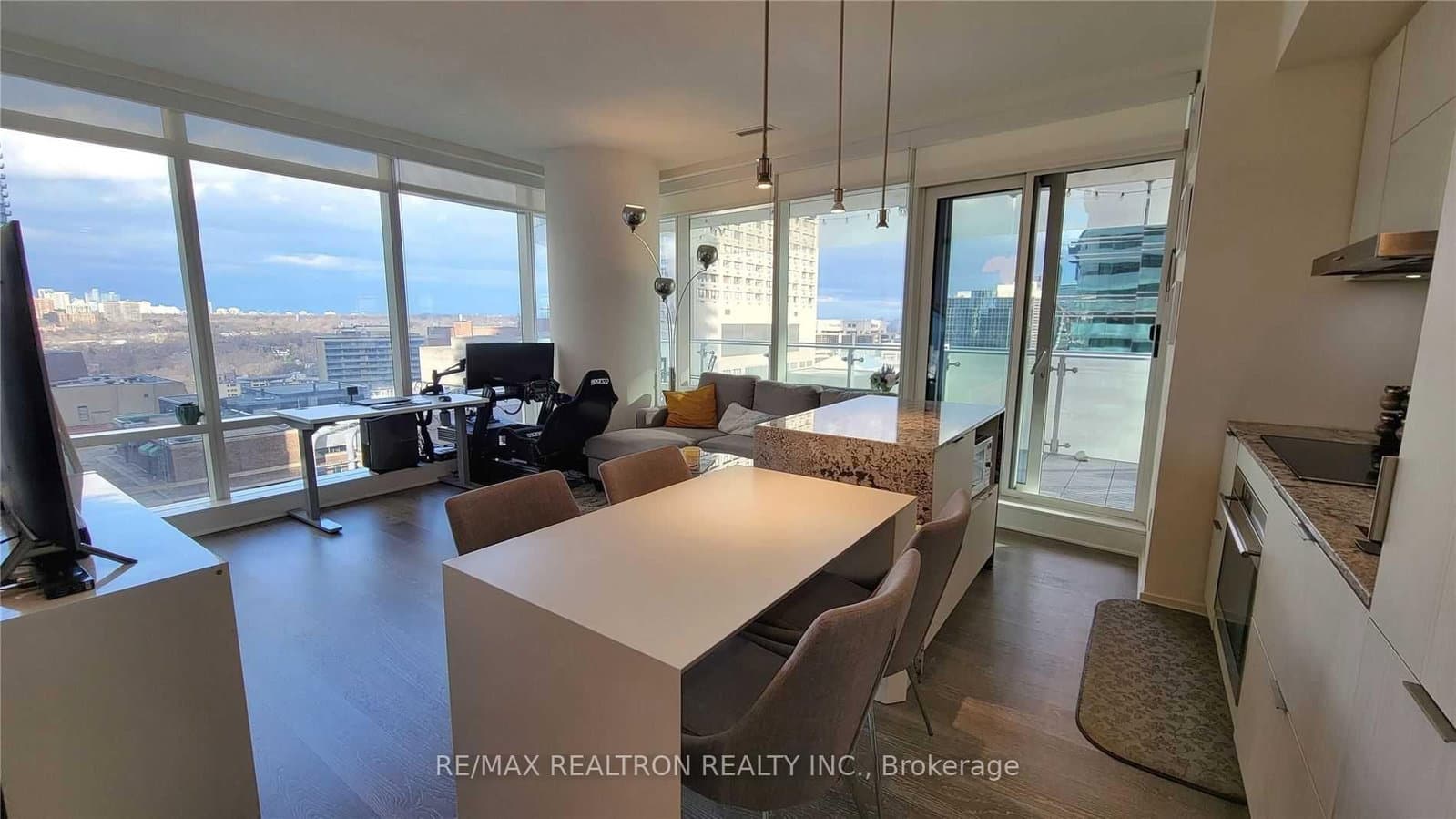 1 Bloor Street E, Unit 1301