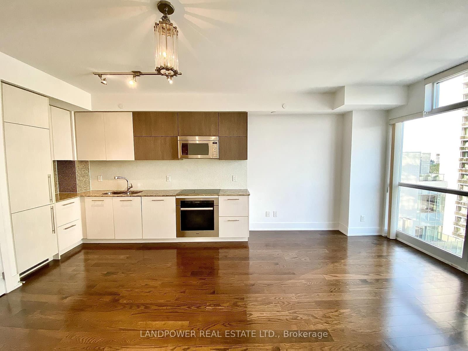 170 Avenue Road, Unit 805