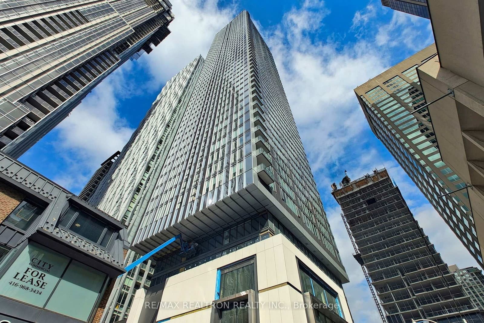 8 Cumberland Street, Unit 2205