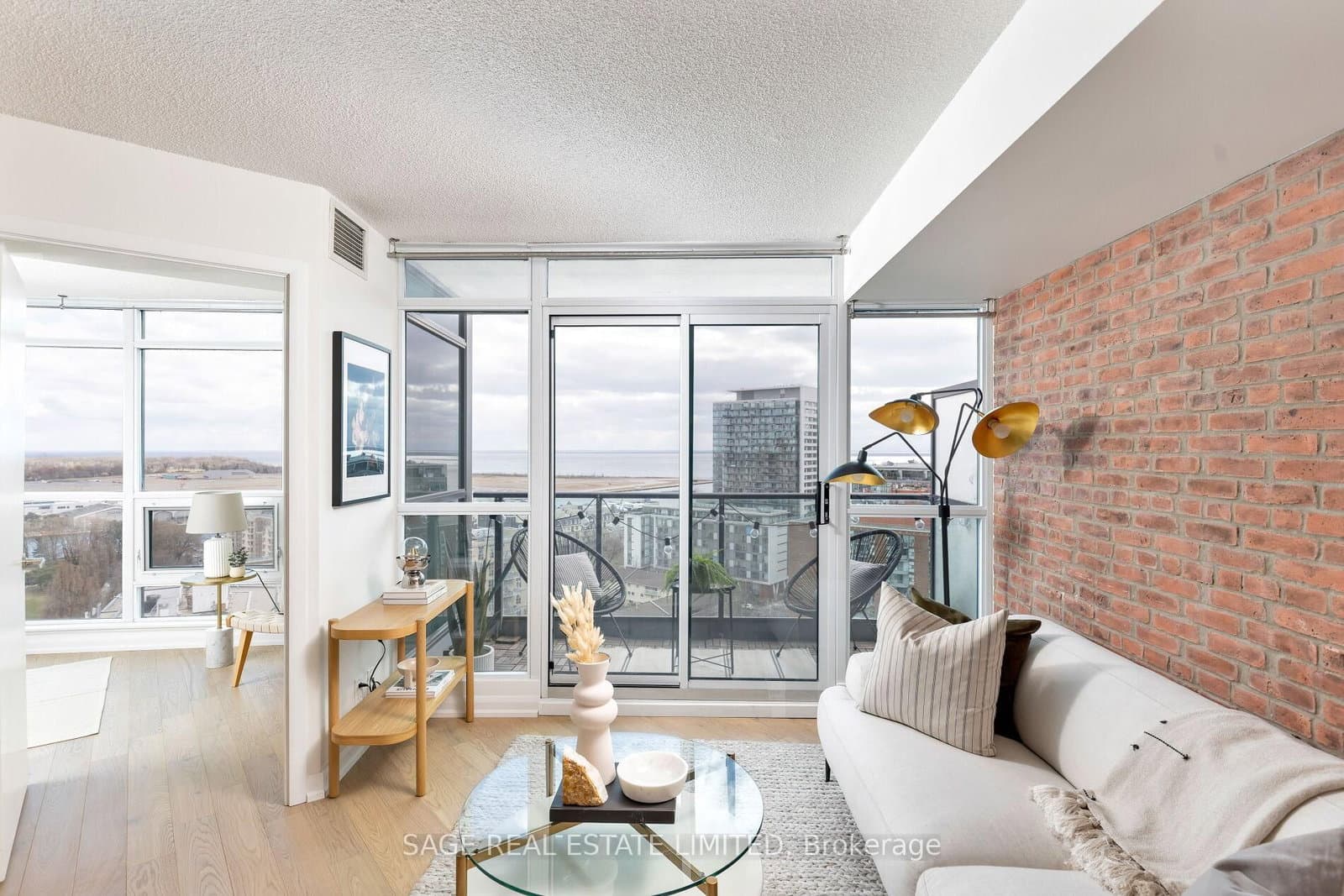 600 Fleet Street, Unit 1906