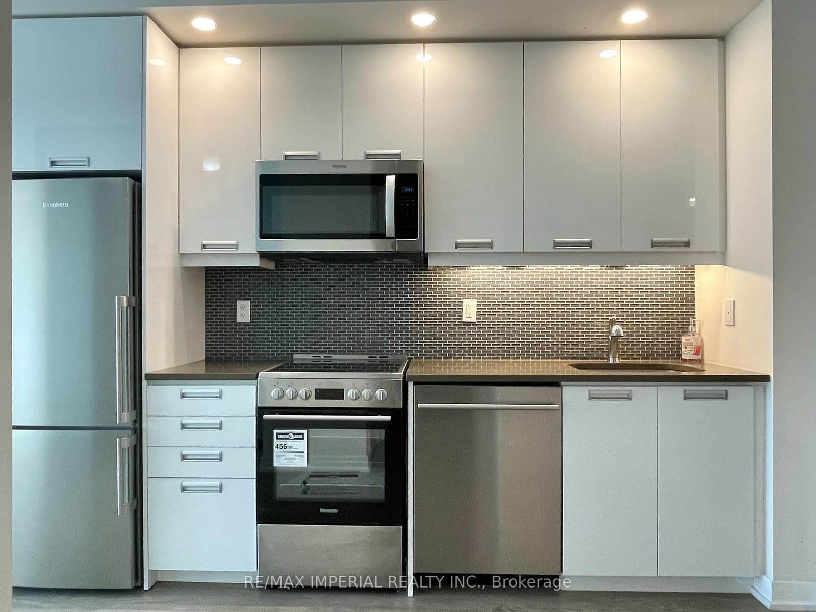 99 John Street, Unit 2605