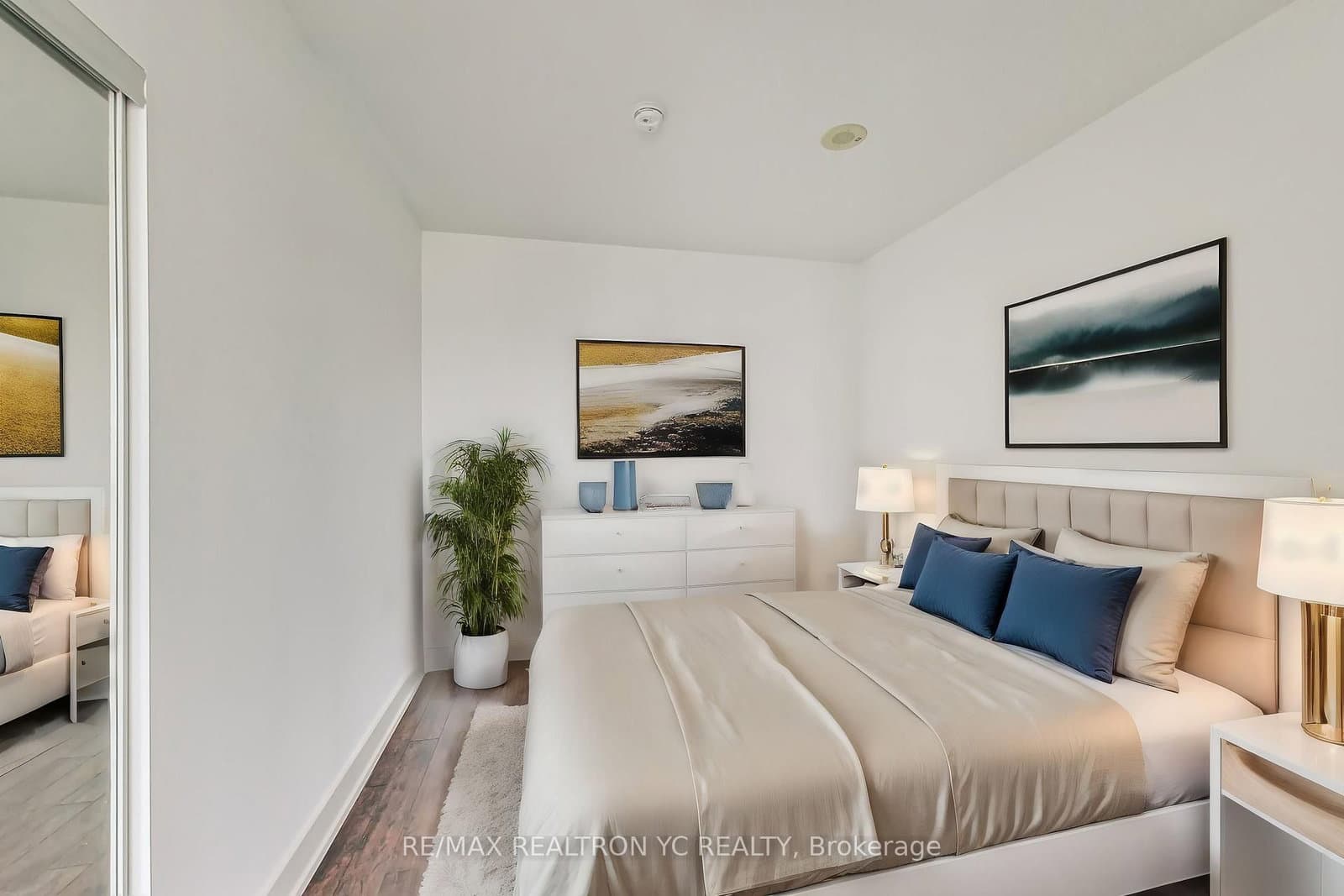 68 Shuter Street, Unit 2301