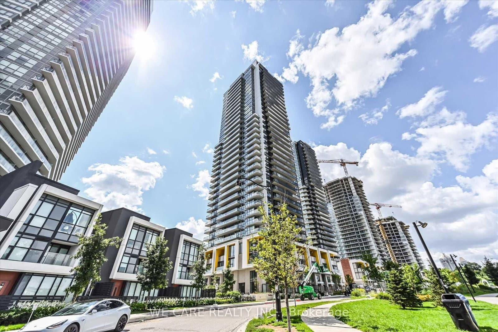 95 Mcmahon Drive, Unit 4006