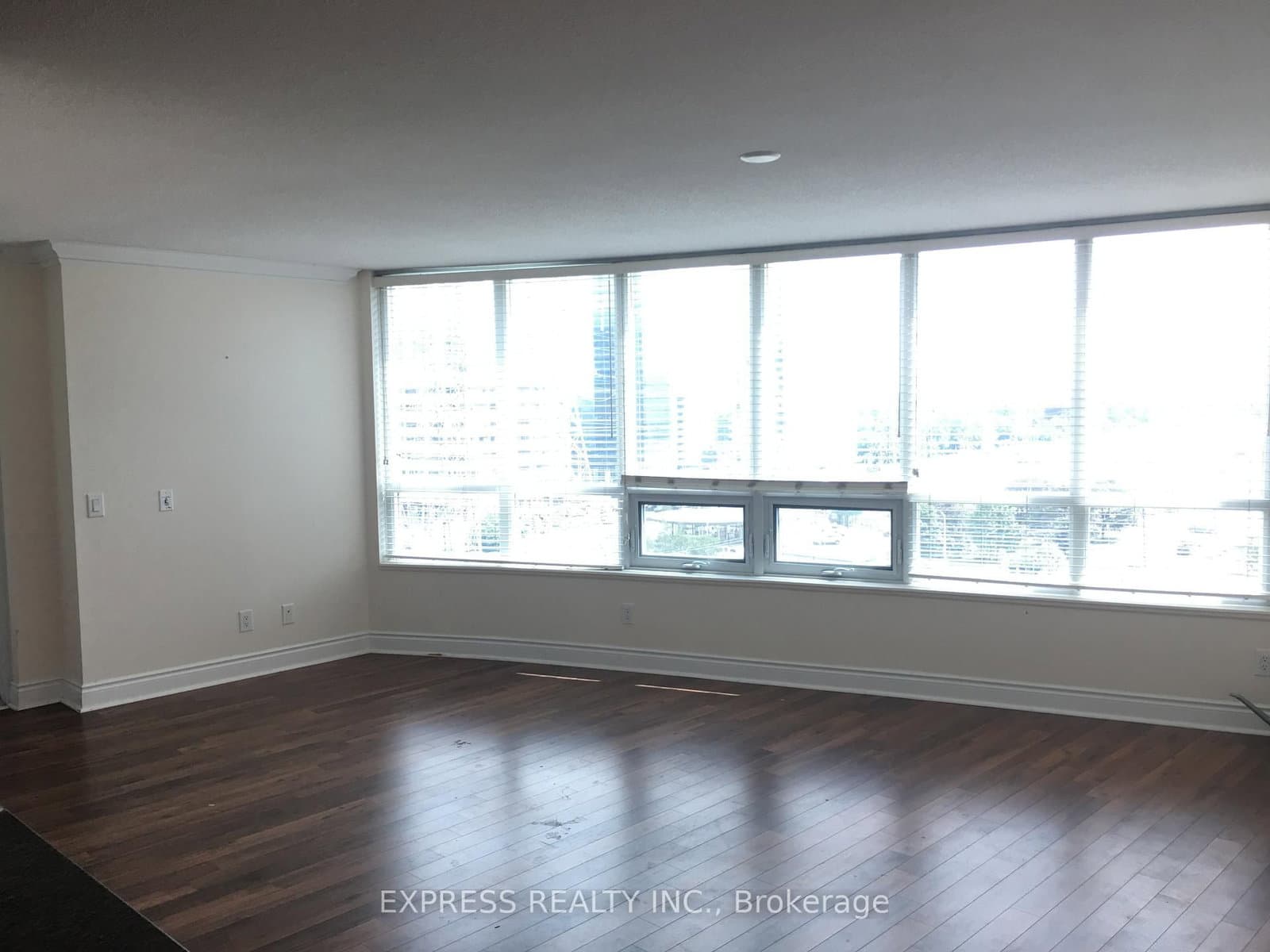 25 Greenview Avenue, Unit 820