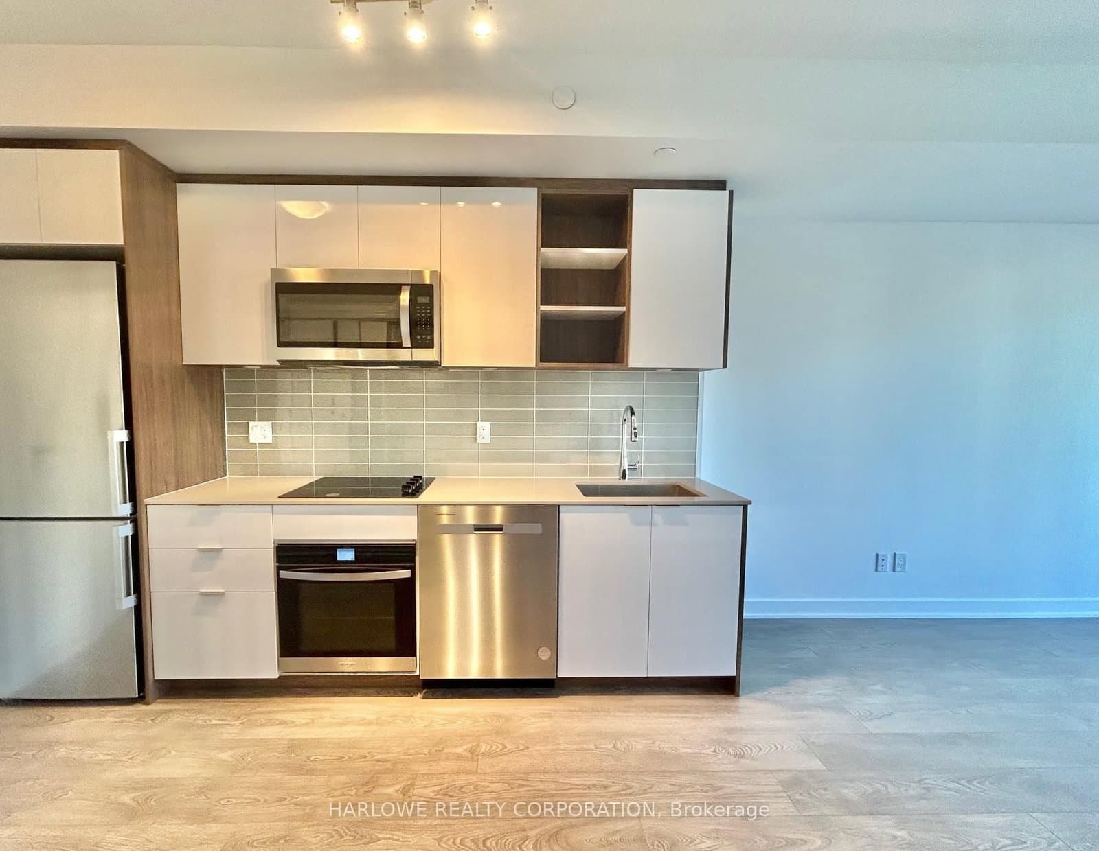 543 Richmond Street W, Unit 716