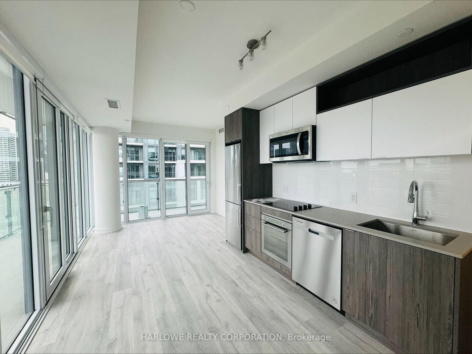 60 Princess Street, Unit 1220 SE