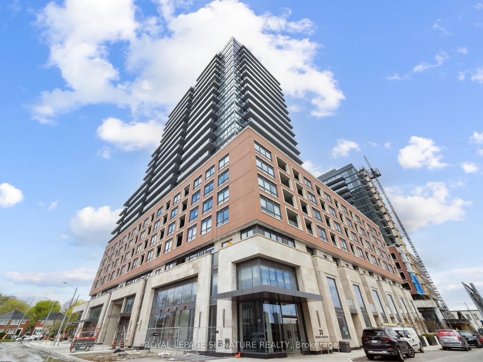 33 Frederick Todd Way N, Unit 703