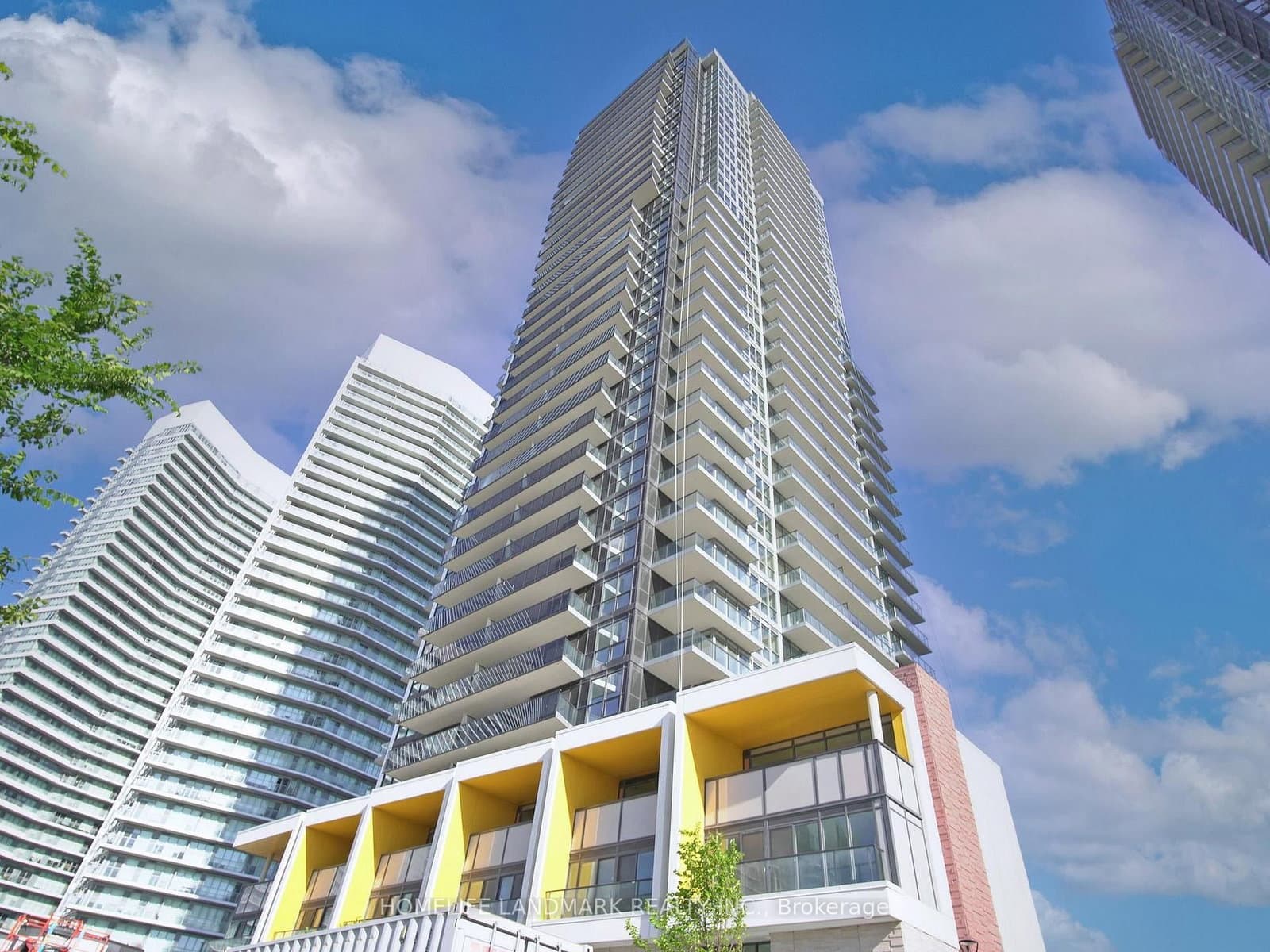 85 Mcmahon Drive, Unit 303