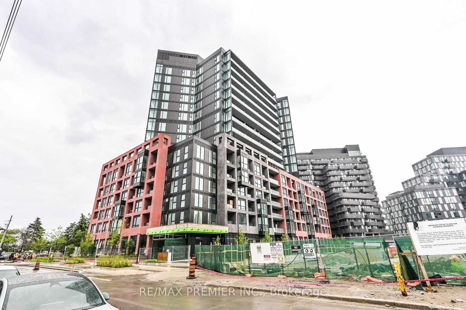 8 Tippet Road, Unit 407