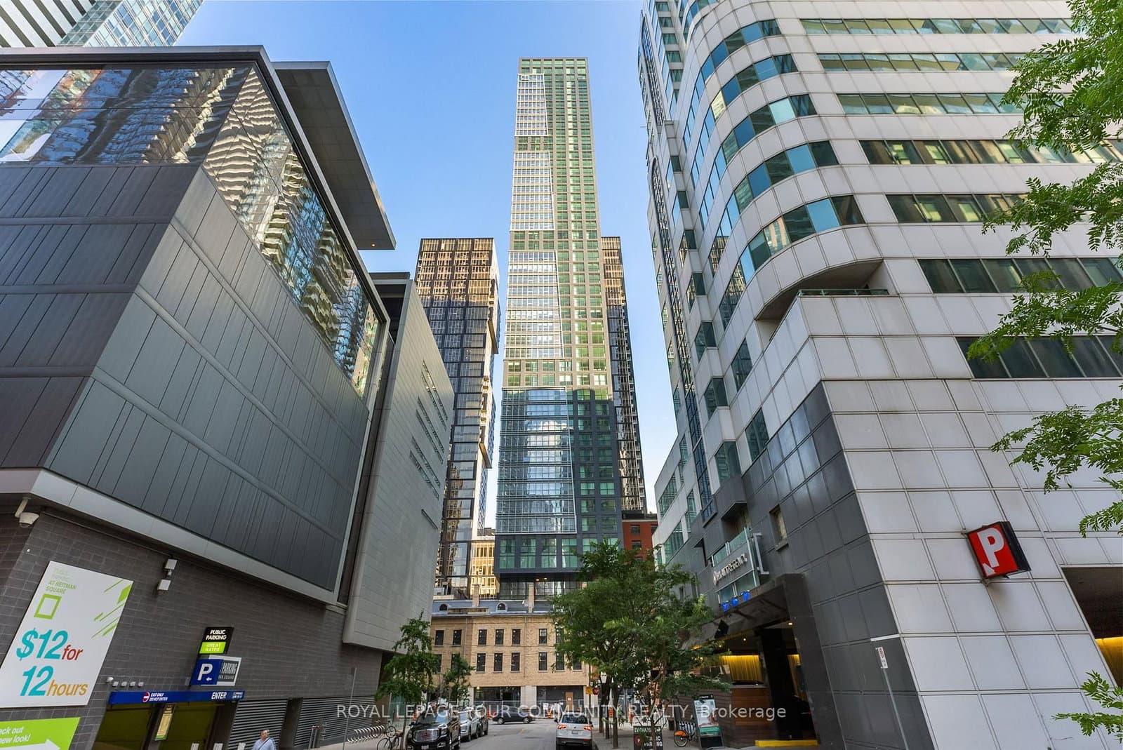 327 King Street W, Unit 2101