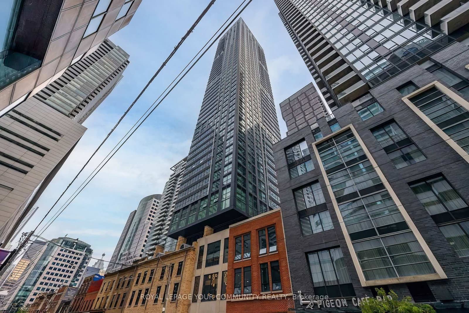 327 King Street W, Unit 2304