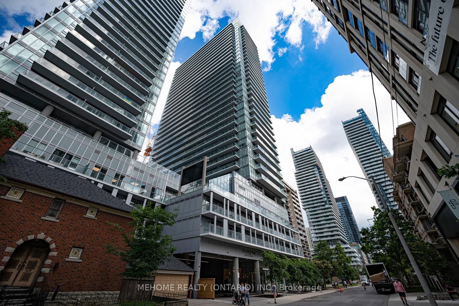 195 Redpath Avenue, Unit 3210