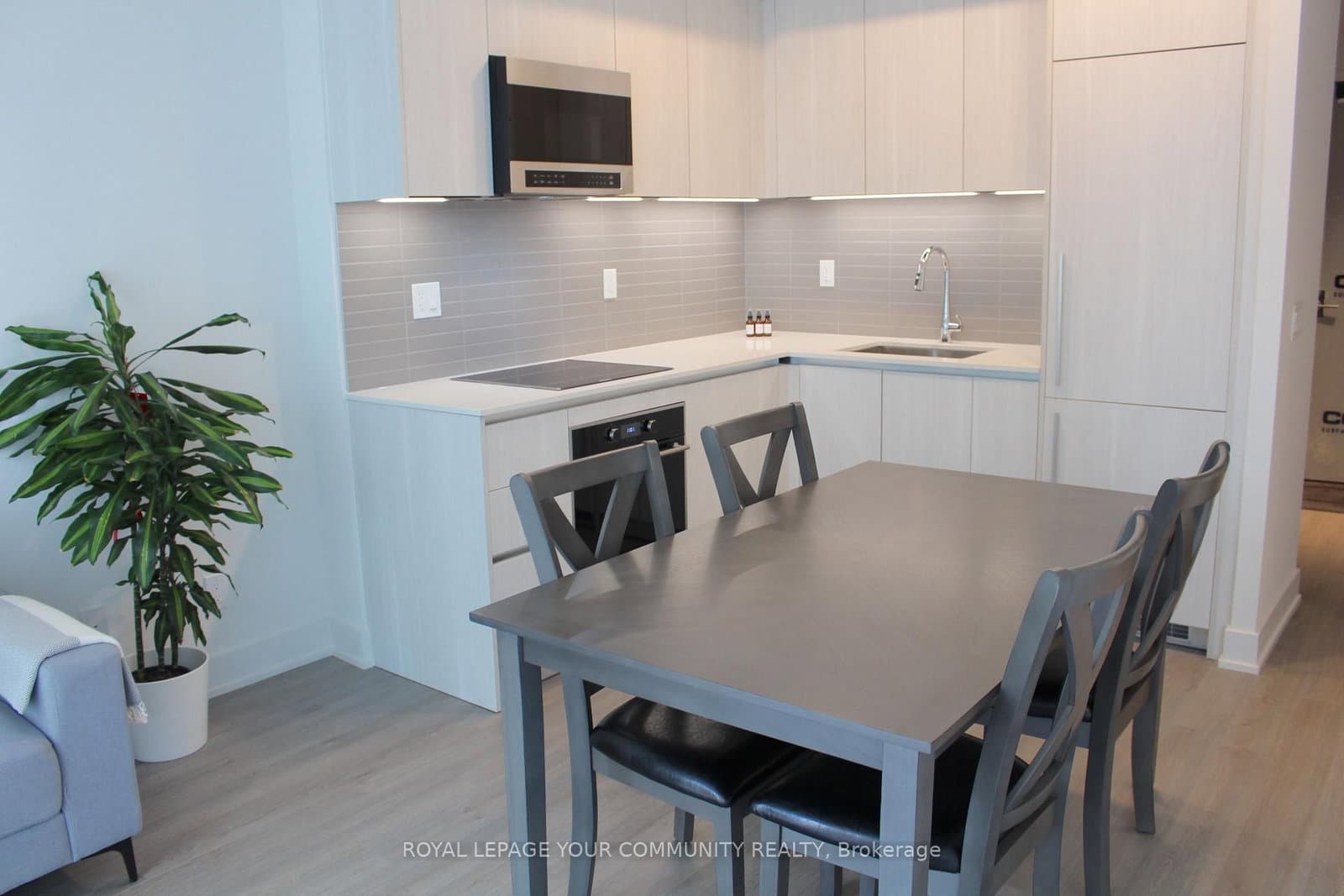 8 Cumberland Street, Unit 1205