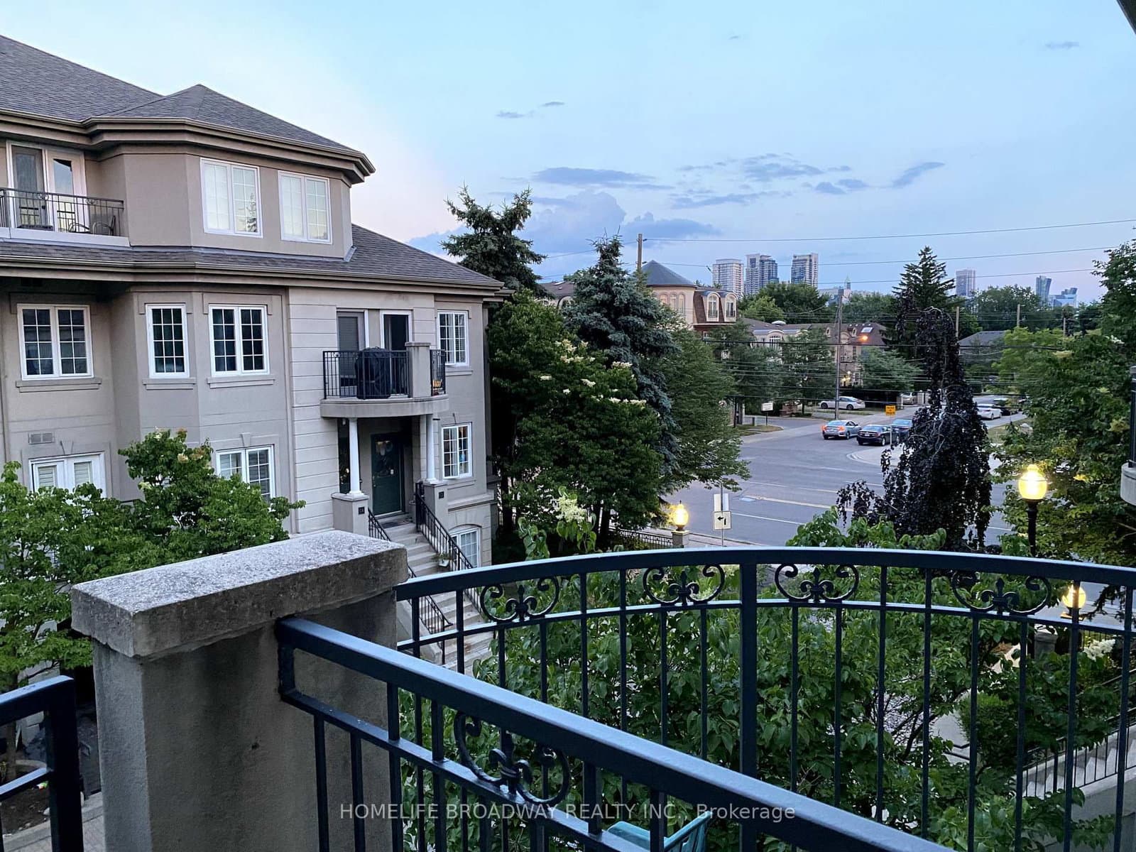 108 Finch Avenue W, Unit B38