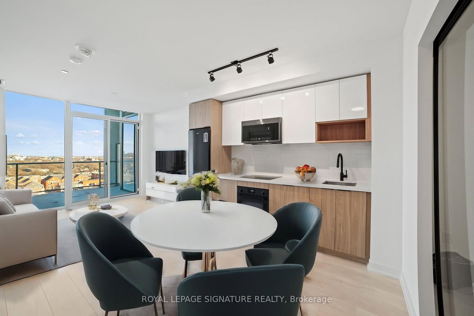 5 Defries Street, Unit 1104