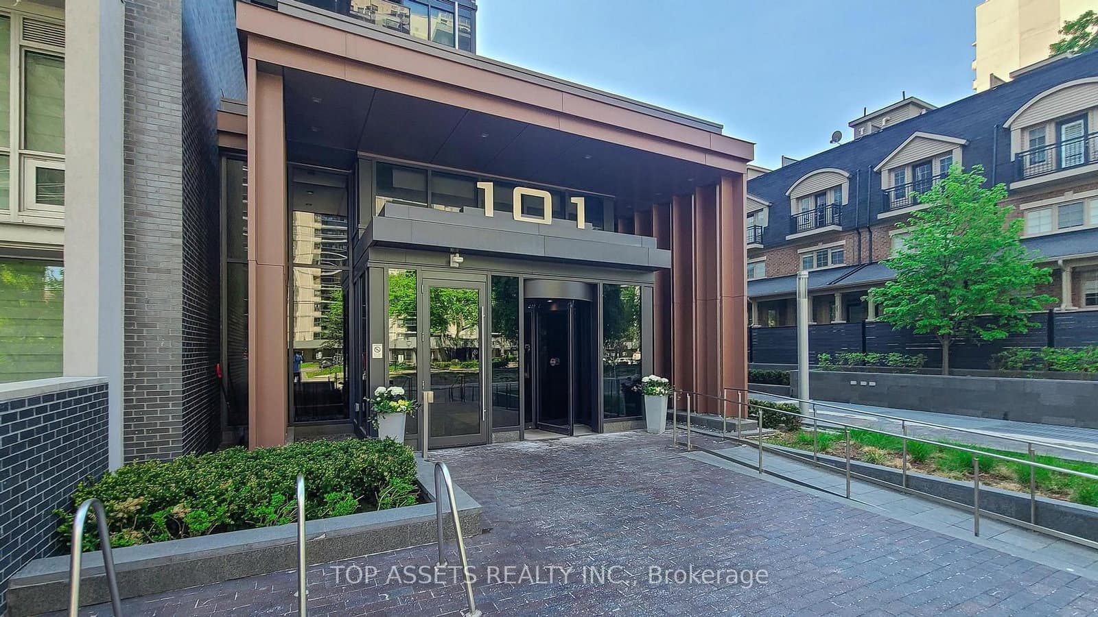 101 Erskine Avenue, Unit TH10