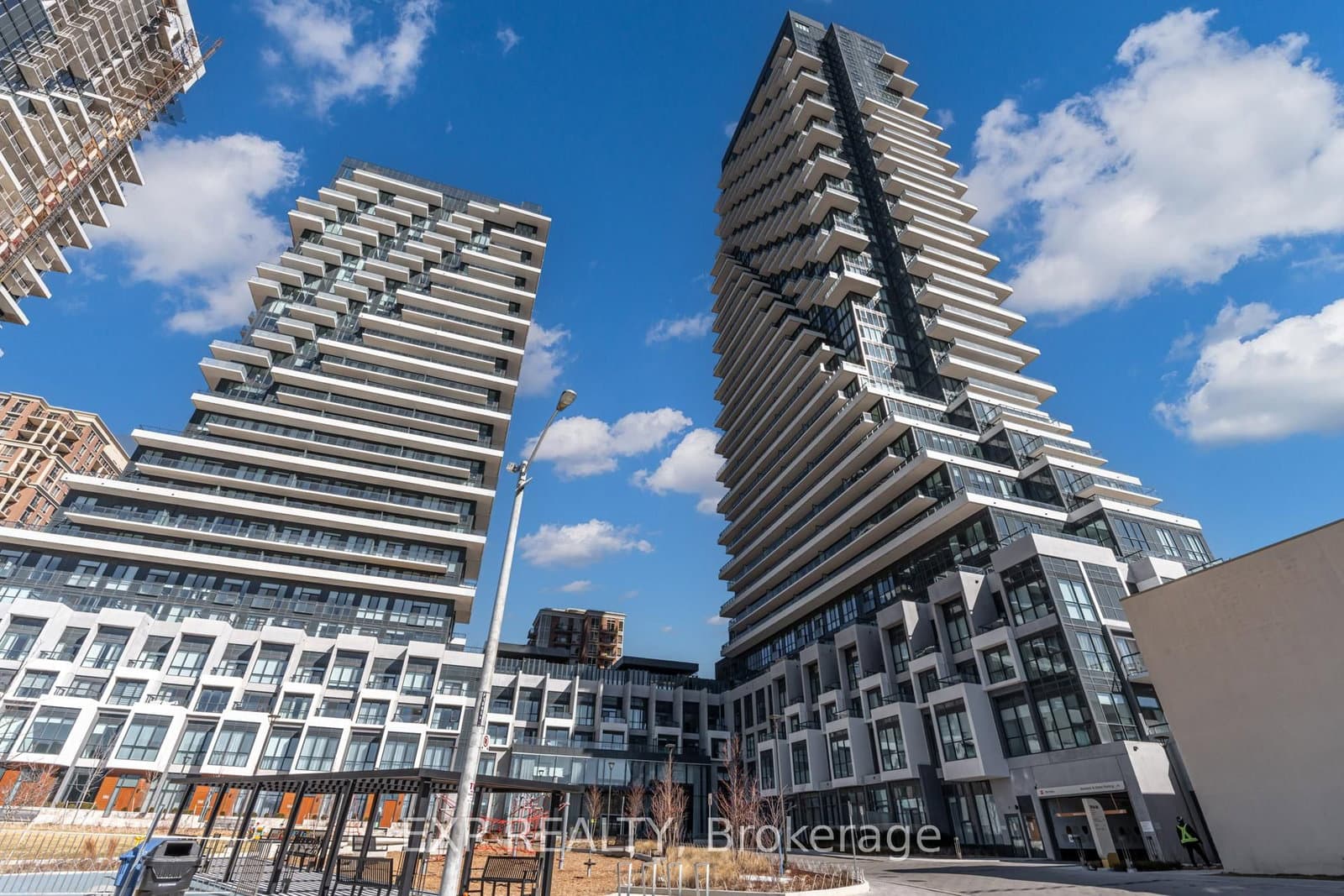 30 Inn On The Park Drive, Unit 2307