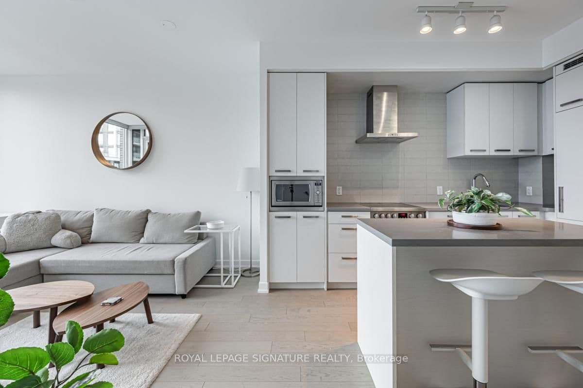 455 Front Street E, Unit S413