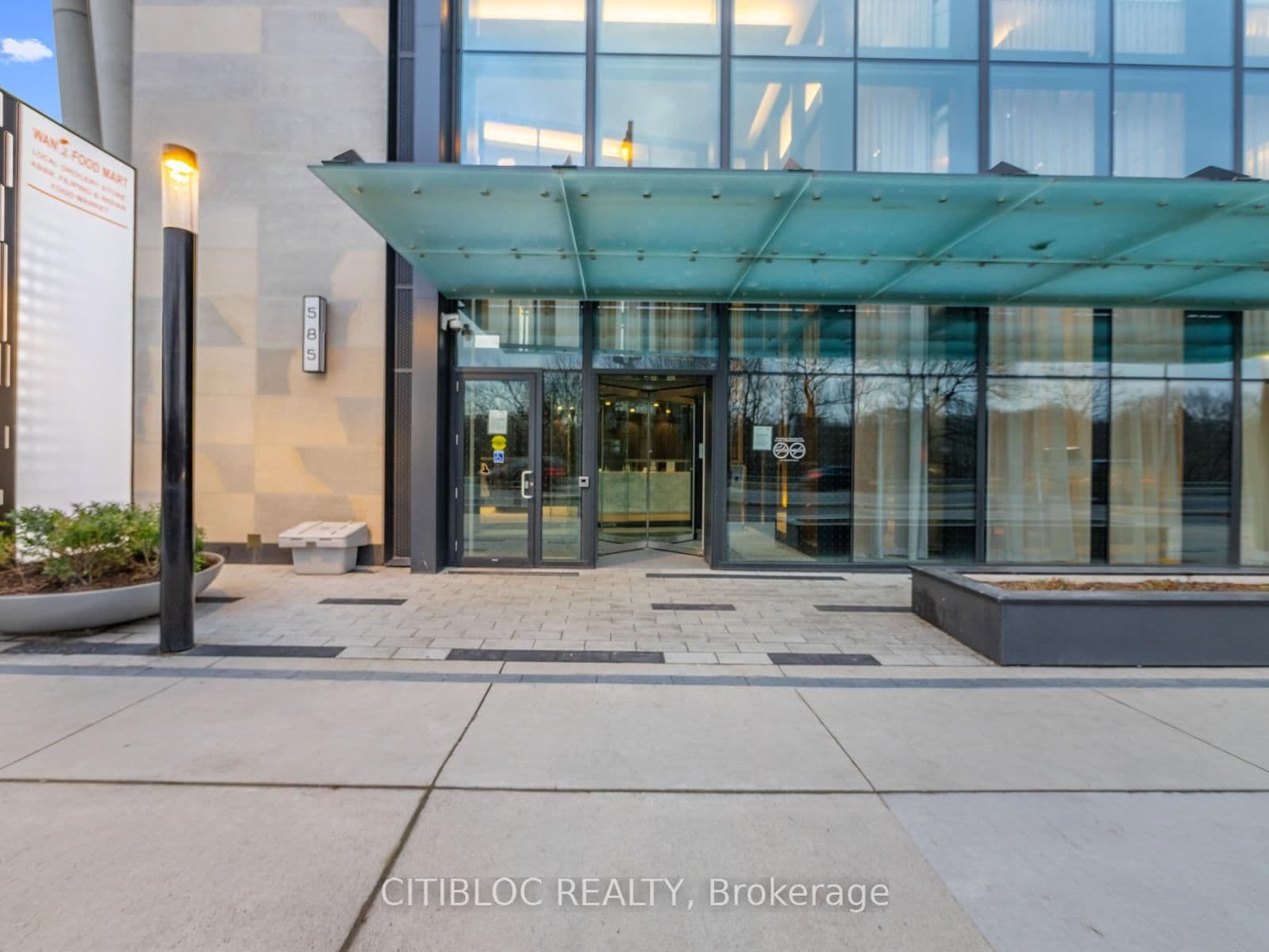 585 Bloor Street E, Unit 317
