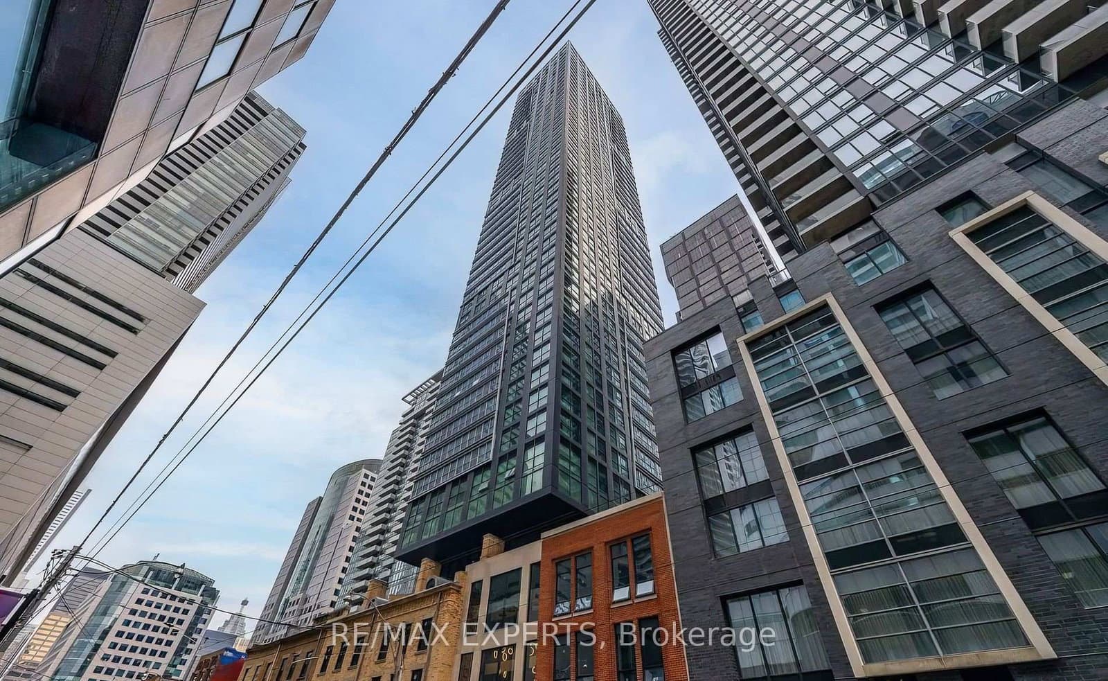 327 King Street W, Unit 904