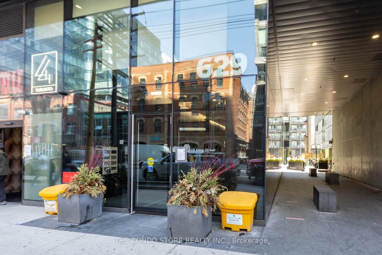 629 King Street W, Unit 909