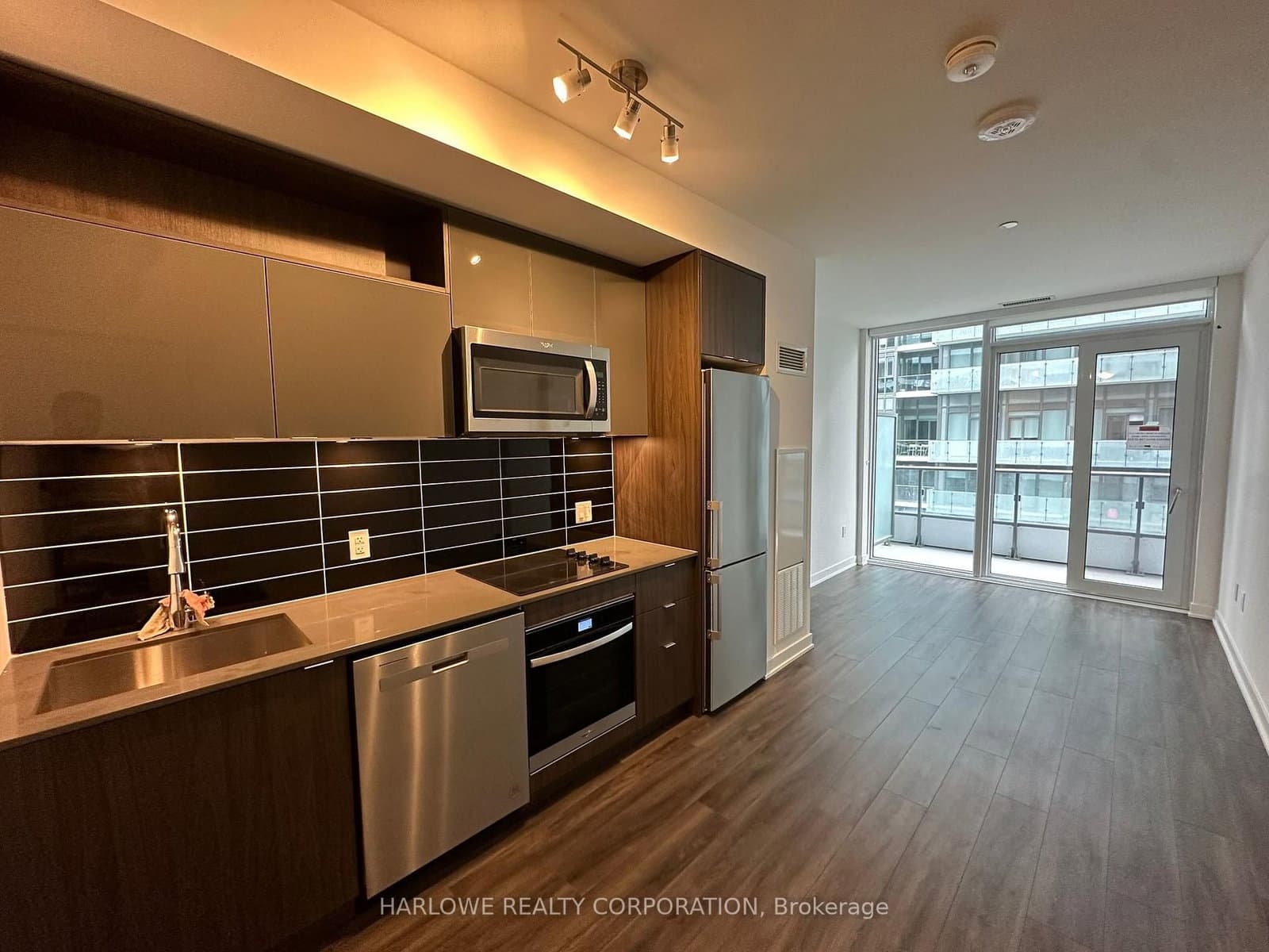 70 Princess Street, Unit 1927 E