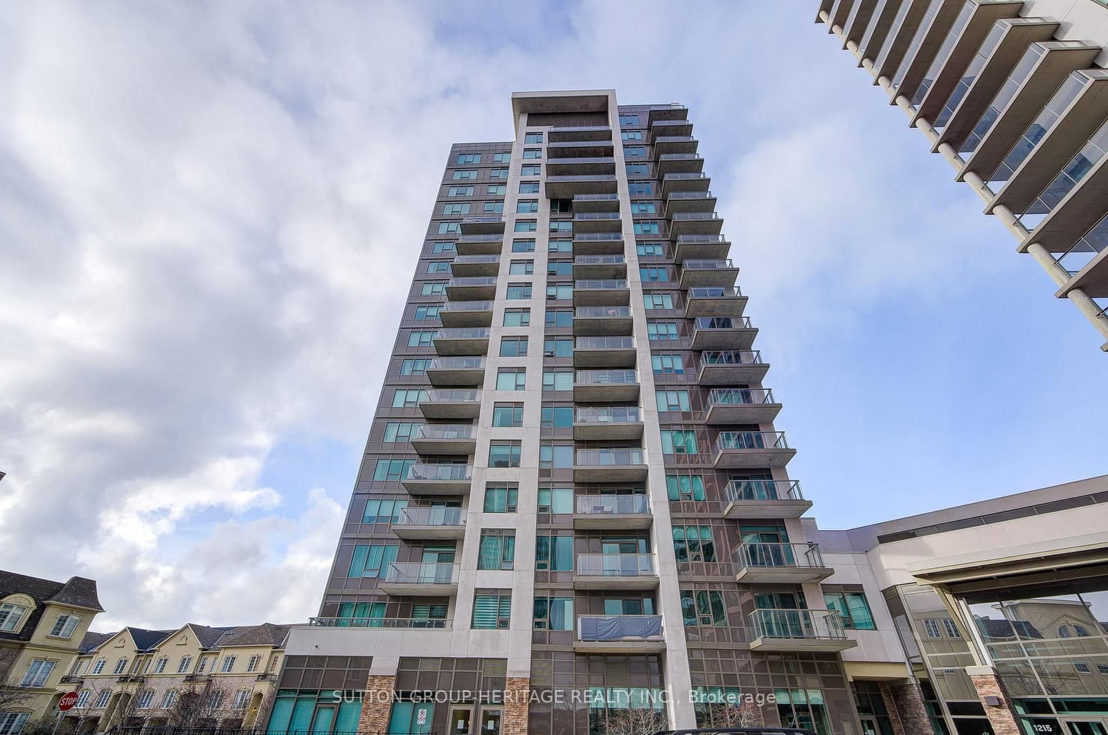 1215 Bayly Street, Unit 606