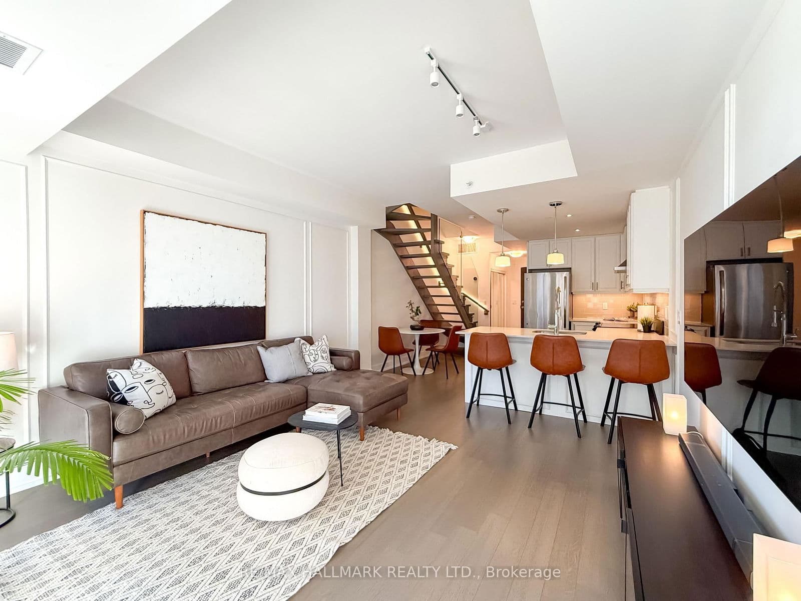 2A Queensbury Avenue, Unit 102