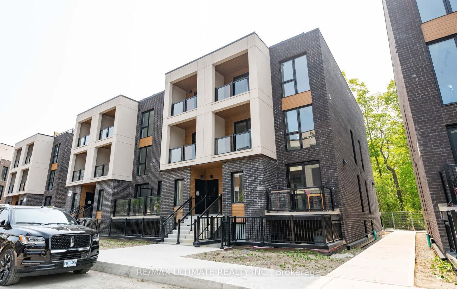 172 Clonmore Drive, Unit Blk D, Unit 8