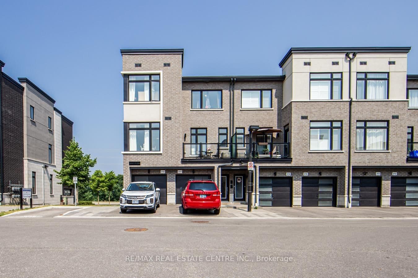 2550 Castlegate Crossing, Unit 220