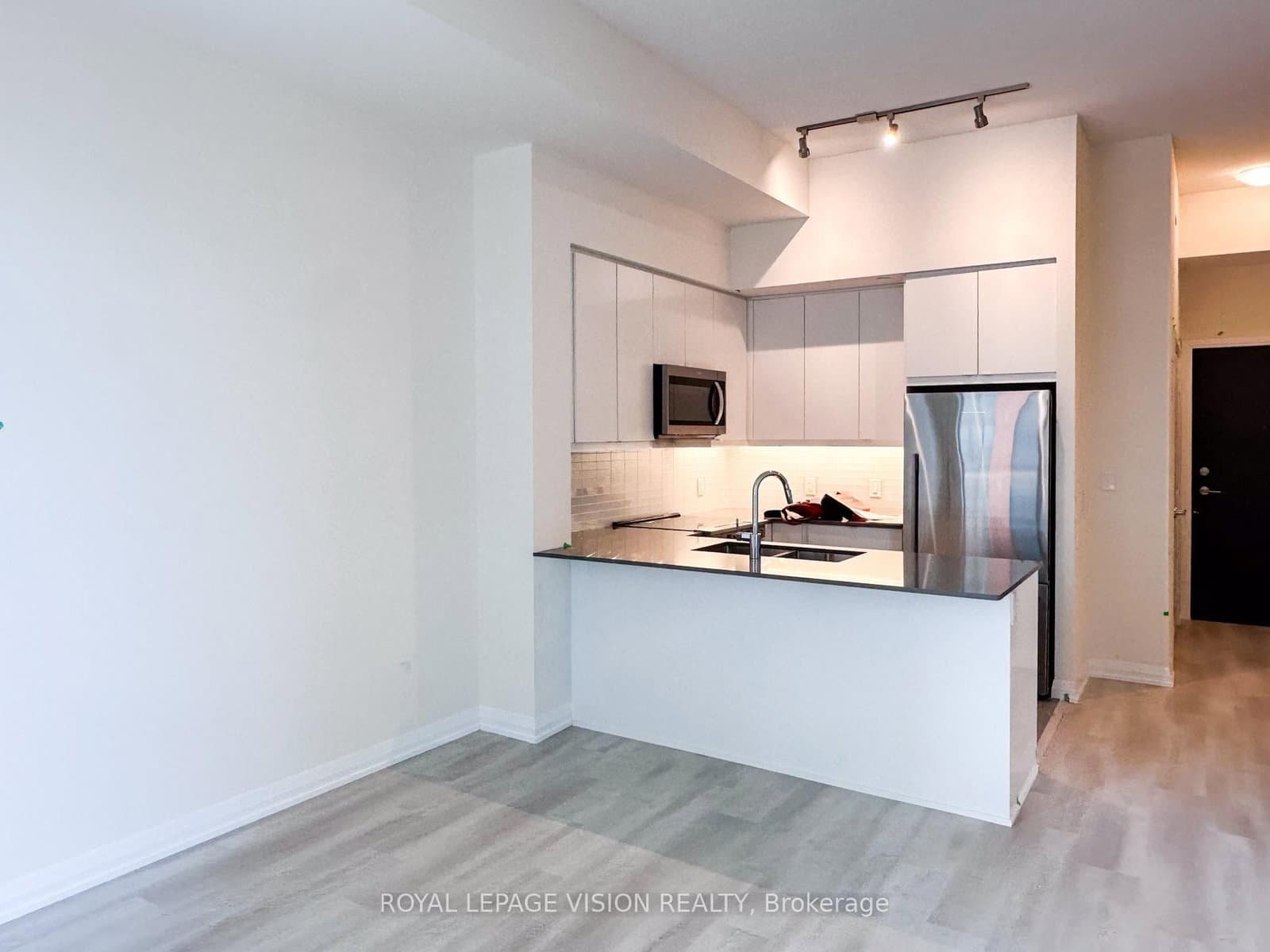 3260 Sheppard Avenue E, Unit 909